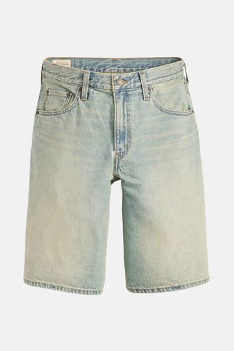 Short en denim bleu clair de Levi's®, avec un lavage vintage et une coupe droite.