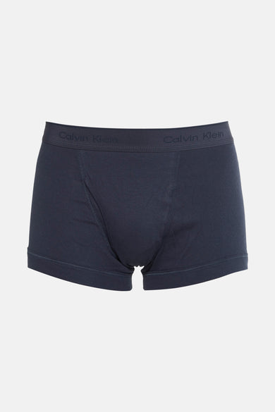 Boxer short gris de Calvin Klein, avec une ceinture élastique à logo de marque.