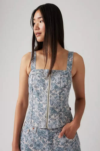 Blouse à manches courtes bleu clair de Levi's, avec un motif floral et un dos plié.