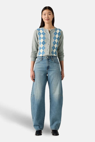 Jean en denim bleu clair avec forme spéciale de Levi's, avec des jambes larges et un style classique.