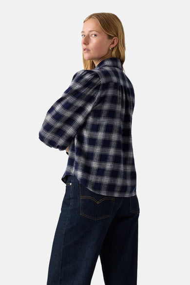 Blauw overhemd met lange mouwen van Levi's, met een geruit patroon.