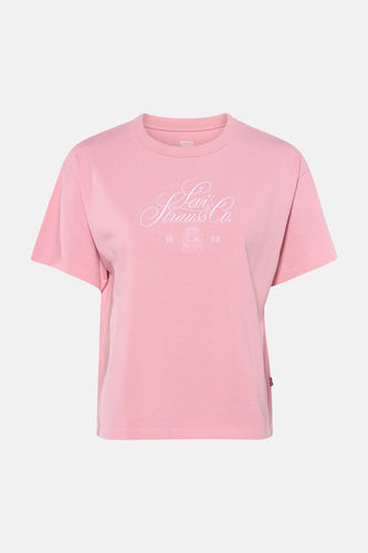 Roze T-shirt met korte mouwen van Levi's, met een Levi Strauss & Co.-logo in sierlijk wit lettertype.