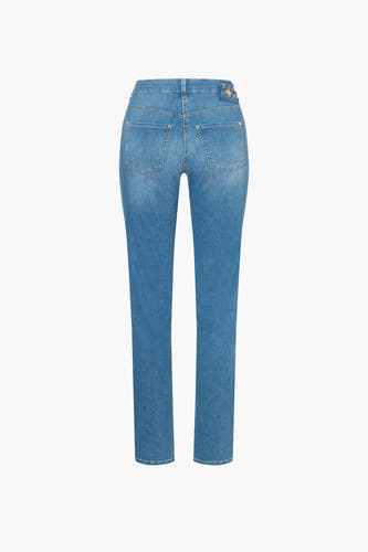 Lichtblauwe straight jeans denim van MAC, met twee achterzakken en een klein bloemenmotief op de tailleband.
