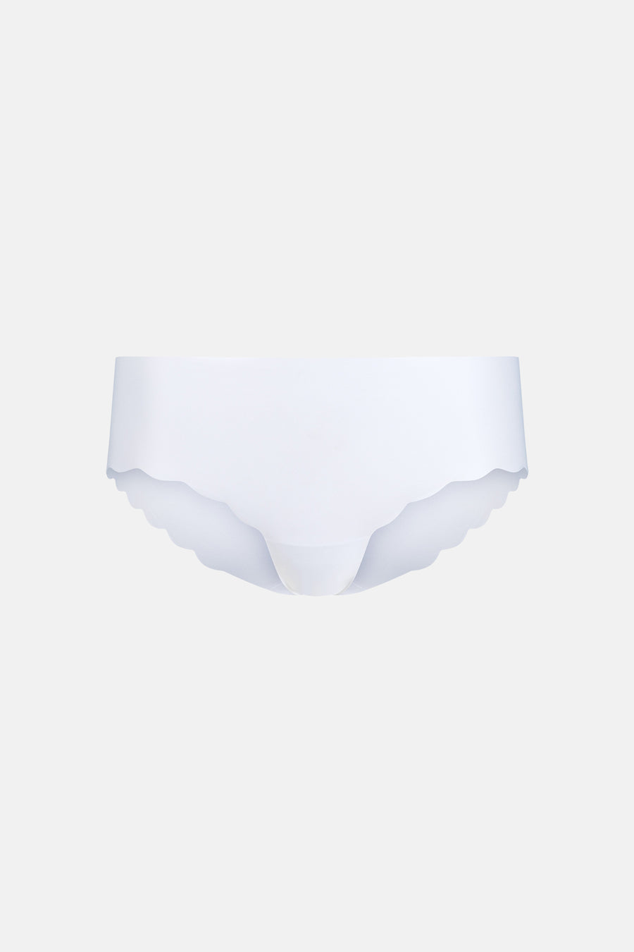 Witte slip van SKINY, vooraanzicht met geschulpte randen.