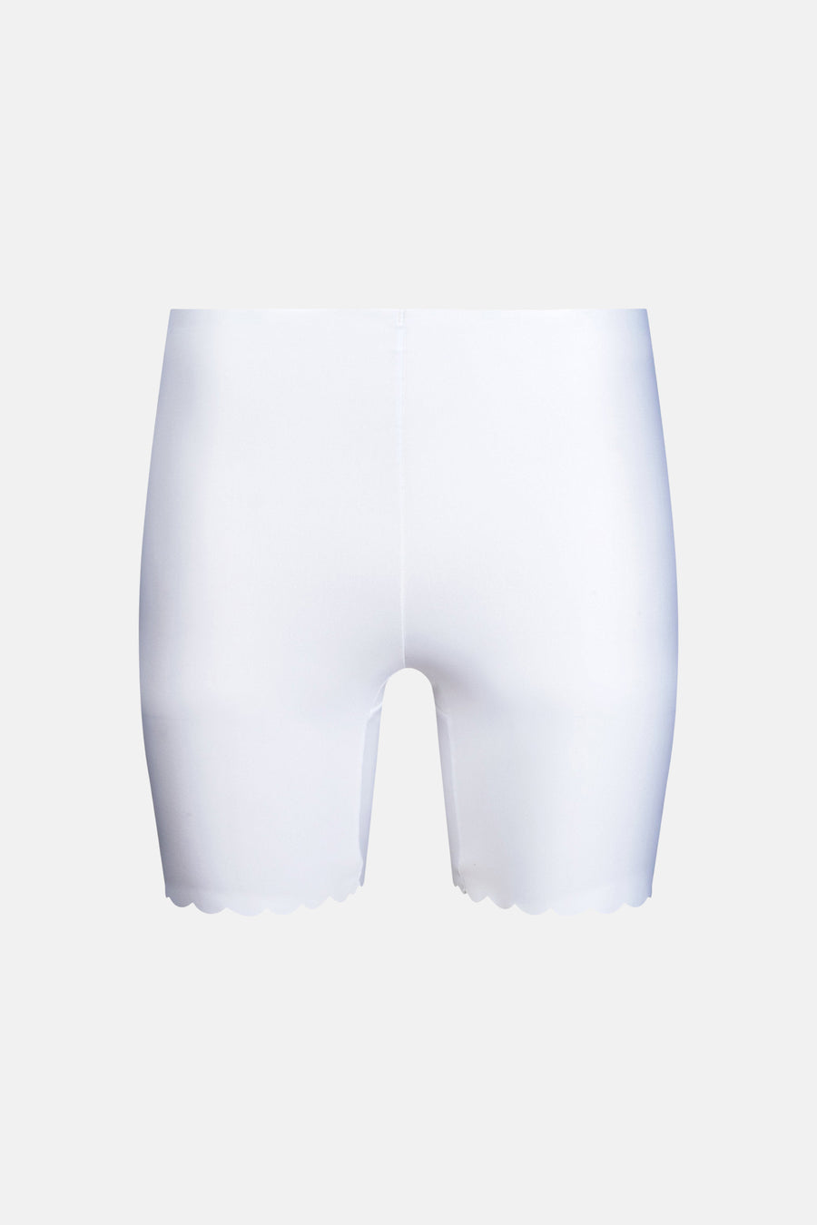 Witte shorty van SKINY met een geschulpte zoom.
