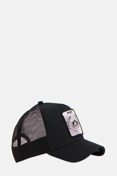 Chapeau noir de Goorin, avec une patch 'Bandit' carrée et un dos en mesh.