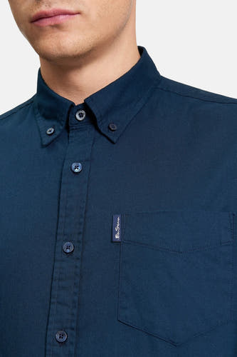 Blauw overhemd met lange mouwen van Ben Sherman, met een borstzakje en knoopsluiting.