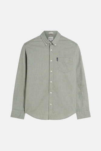 Chemise kaki à longues manches de BEN SHERMAN, avec poche poitrine et fermeture à boutons.