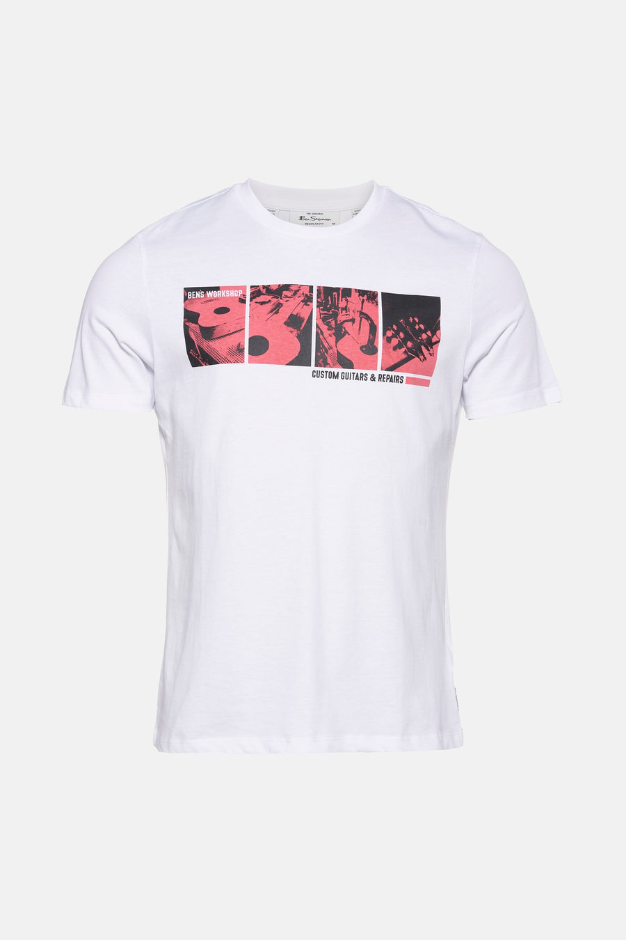 Wit T-shirt met korte mouwen van Ben Sherman, met een grafische print van gitaren.