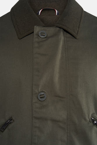 Veste courte verte de BEN SHERMAN, avec col, fermeture à boutons et poches à rabats.
