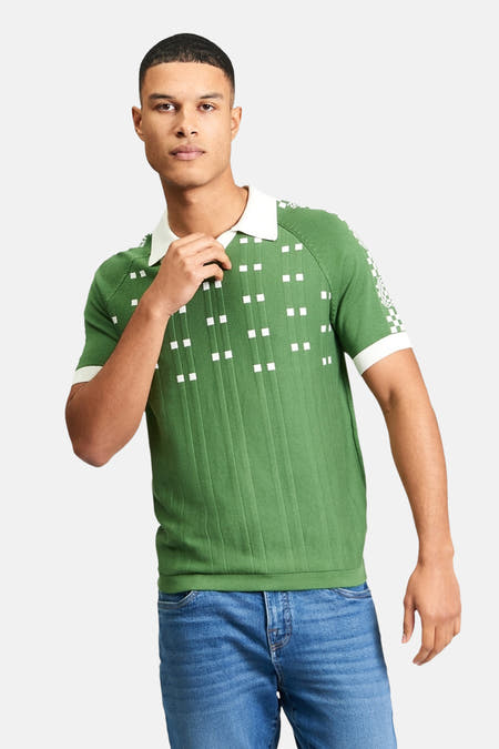 Polo verte de BEN SHERMAN de couleur verte, avec col blanc et motif à carreaux sur les épaules, vue de dos.