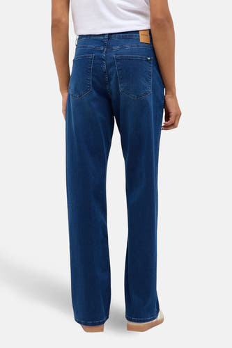 Jean large bleu denim de MUSTANG, avec poches arrière et coutures subtiles.