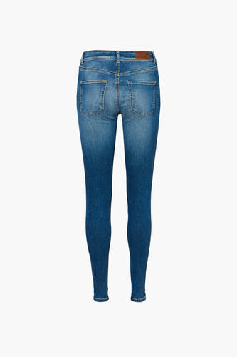 Jean skinny bleu en denim de VERO MODA®, vu de l'arrière.