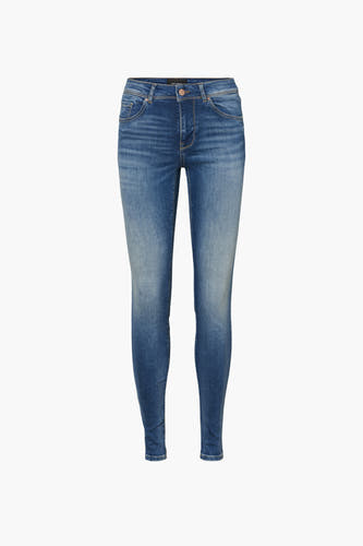 Jean skinny bleu moyen de VERO MODA, avec un léger lavage et des détails subtils.