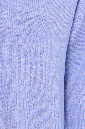 Pull bleu à col en V de VERO MODA, avec une texture côtelée fine.