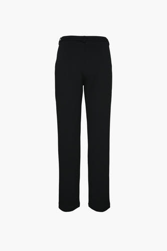 Pantalon de costume noir VERO MODA®, droit et ajusté, porté sur un fond blanc.