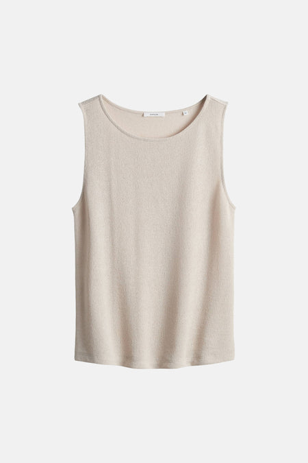 Beige mouwloze top van OPUS, met een subtiele textuur en ronde hals.