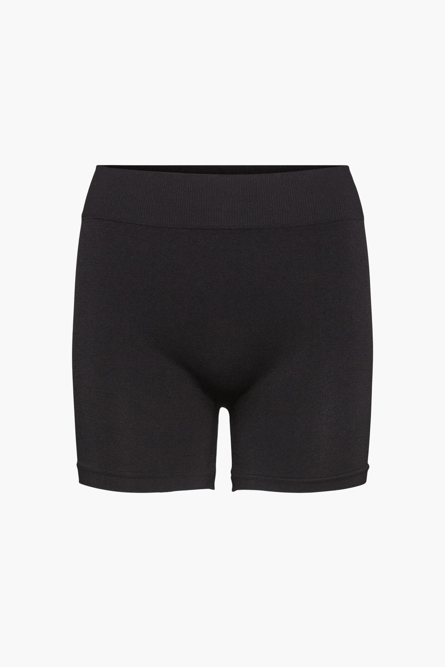 Shorty noir de Vero Moda, avec une ceinture taille élastique large.