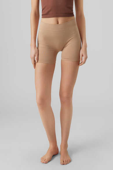 Roze shorty boxers van VERO MODA, met een effen design en een ribgebreide tailleband.
