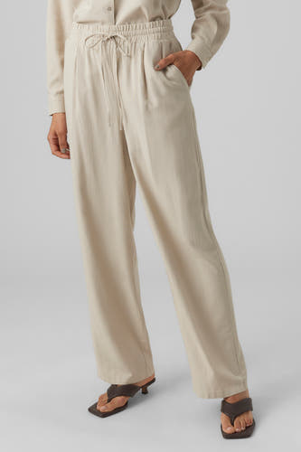 Jean beige de VERO MODA®, avec cordon à la taille et jambes larges.