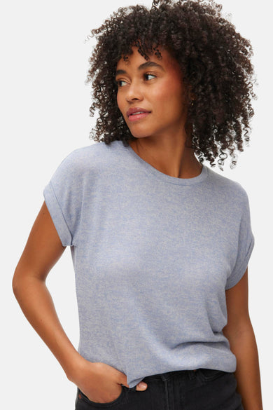 Blauw T-shirt met korte mouwen van VERO MODA®, met omgeslagen mouwen.