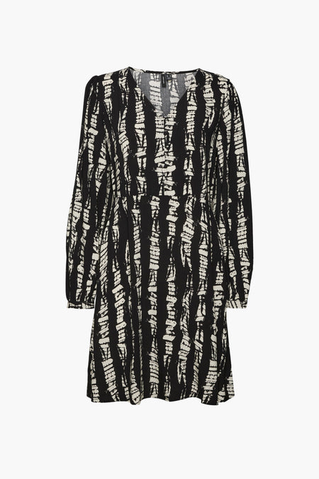 Zwart kort kleedje van VERO MODA, met een abstract gestreept patroon en lange mouwen.