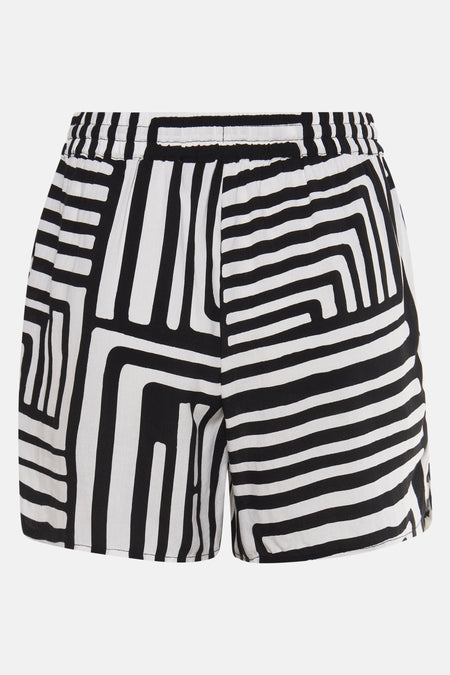 Short noir de VERO MODA® avec un motif noir et blanc frappant et une ceinture élastique.