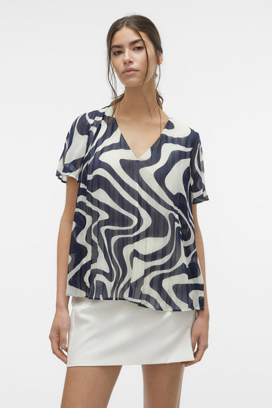VMKATE S/S V-NECK TOP WVN BTQ