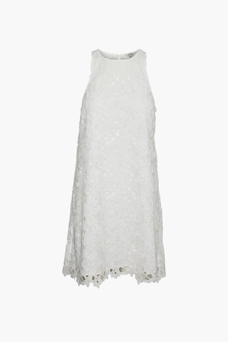 Mouwloze witte jurk van VERO MODA®, met all-over bloemenkant en open zoomrand.
