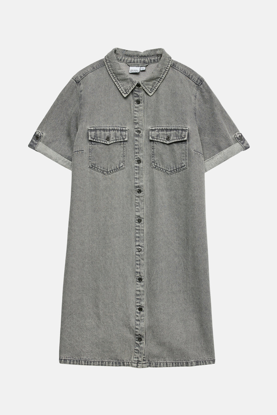 Grijs kleedje met korte mouwen van VERO MODA, met borstzakken en knoopsluiting aan de voorkant.