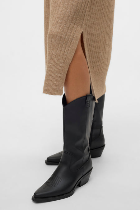 Zilveren kleedje met lange mouwen van VERO MODA®, met een gebreide textuur en een split aan de zijkant.