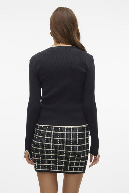 Zwart gilet van VERO MODA®, met lange mouwen en een geblokte minirok.