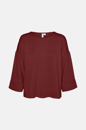 Rode sweater van VERO MODA met driekwart mouwen en omgeslagen manchetten.