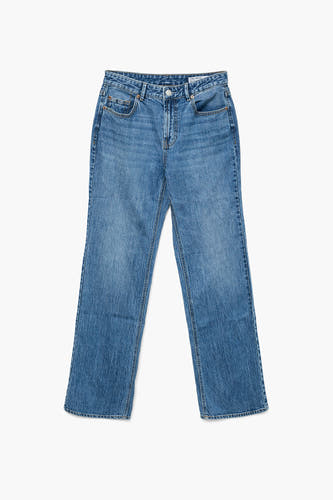 Jean bleu droit de VERO MODA avec des poches classiques et un lavage subtil.