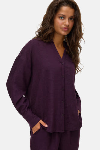 Paars hemd met lange mouwen van VERO MODA®, met knoopsluiting en textuur.