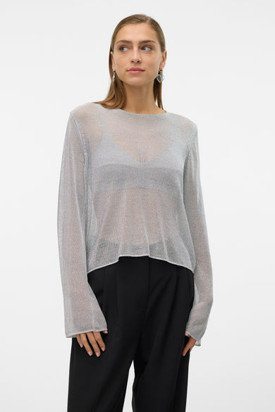 Sweat-shirt argenté à col rond de VERO MODA, avec des manches longues et un pantalon noir.