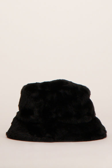 Chapeau noir de VERO MODA avec une douce texture veloutée.