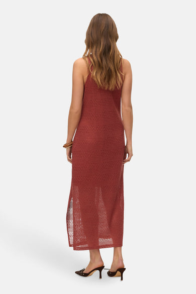 Rode mouwloze jurk van VERO MODA®, met een open breisel en een split.