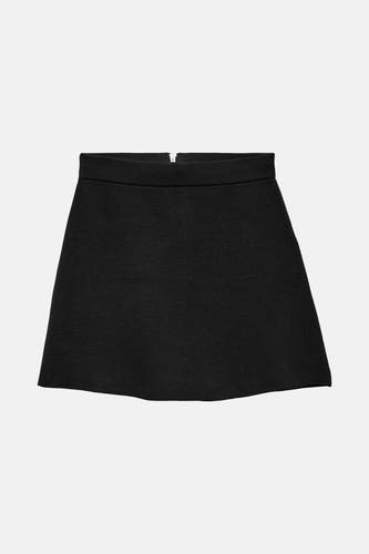 Zwarte korte rok van VERO MODA, met een effen stof en een blinde ritssluiting aan de achterkant.