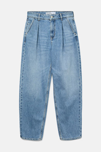 Blauwe speciale fit jeans van VERO MODA, met plooien en steekzakken.
