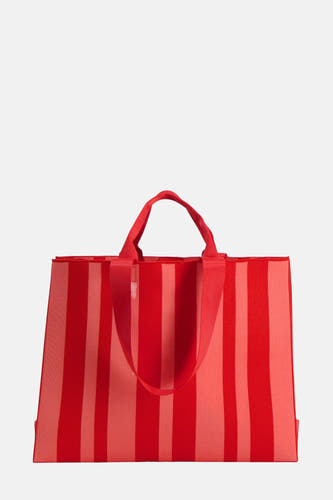 Rode handtas van VERO MODA® met verticale strepen en hengsels in dezelfde kleur.