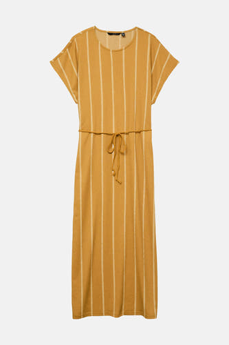 Gele jurk met korte mouwen van Vero Moda, met een gestreept patroon en een touwtje in de taille.