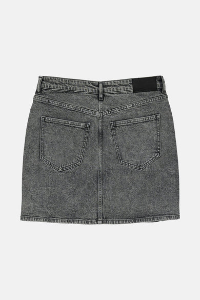 Grijze jeansrok met zakken aan de achterkant.