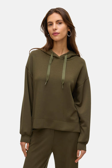 Groene sweater met kap van VERO MODA, met trekkoorden en bijpassende broek.