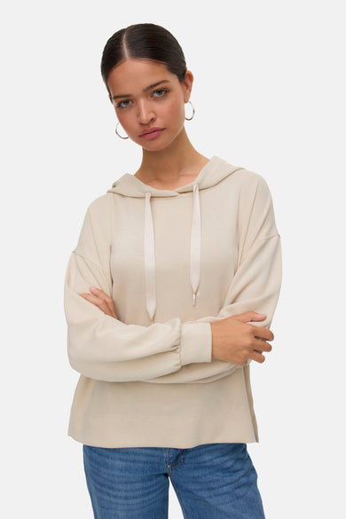 Ecrukleurige sweater met kap van VERO MODA, met lange mouwen en een model met gekruiste armen.