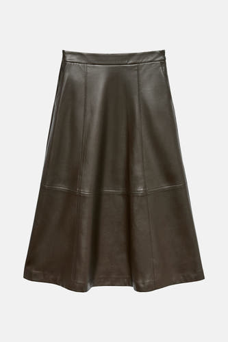 Bruine lange rok van VERO MODA, met verticale stiksels en een A-lijn silhouet.