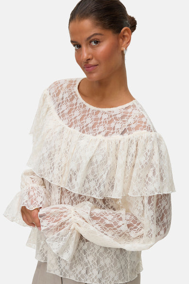 Witte blouse met lange mouwen van VERO MODA, met kanten details en ruches.