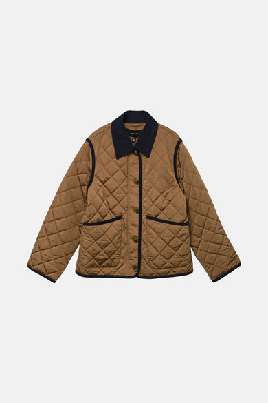 Bruine, gewatteerde korte jas van VERO MODA, met donkerblauwe kraag en boorden, en knoopsluiting.