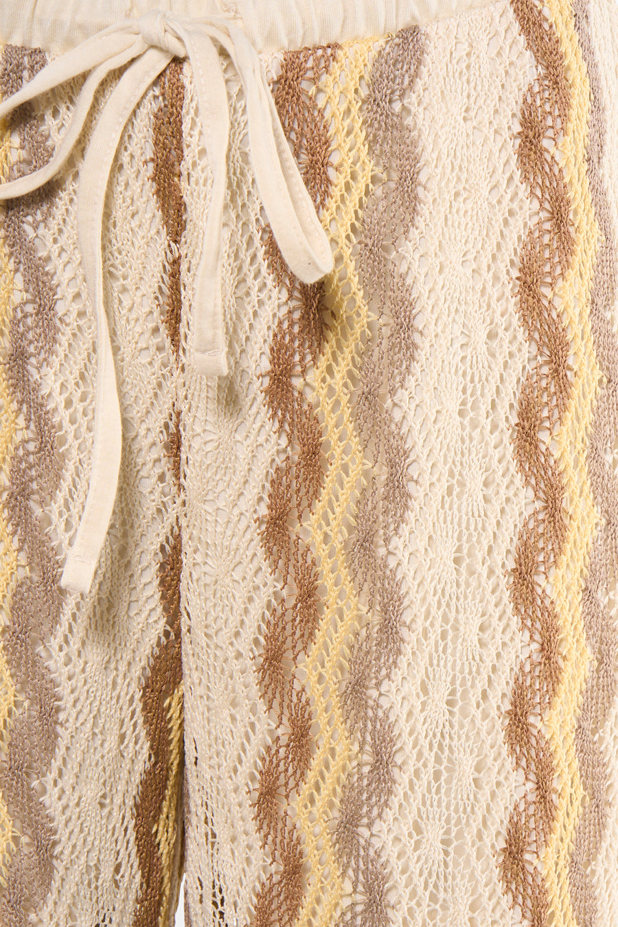 Multicolor crochet broek van VERO MODA® met zig-zag strepen en trekkoord.