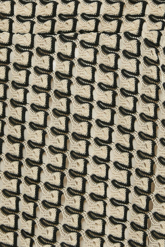 Multicolor gehaakte rok van VERO MODA® met een beige en zwart geometrisch open patroon.